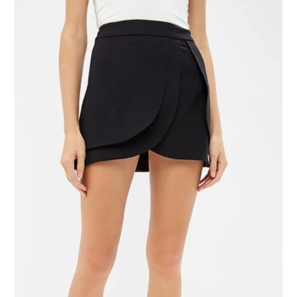 Alice + Olivia Classics Nicolina Mini Skirt Tulip Layered Black Size 4 - Picture 1 of 5